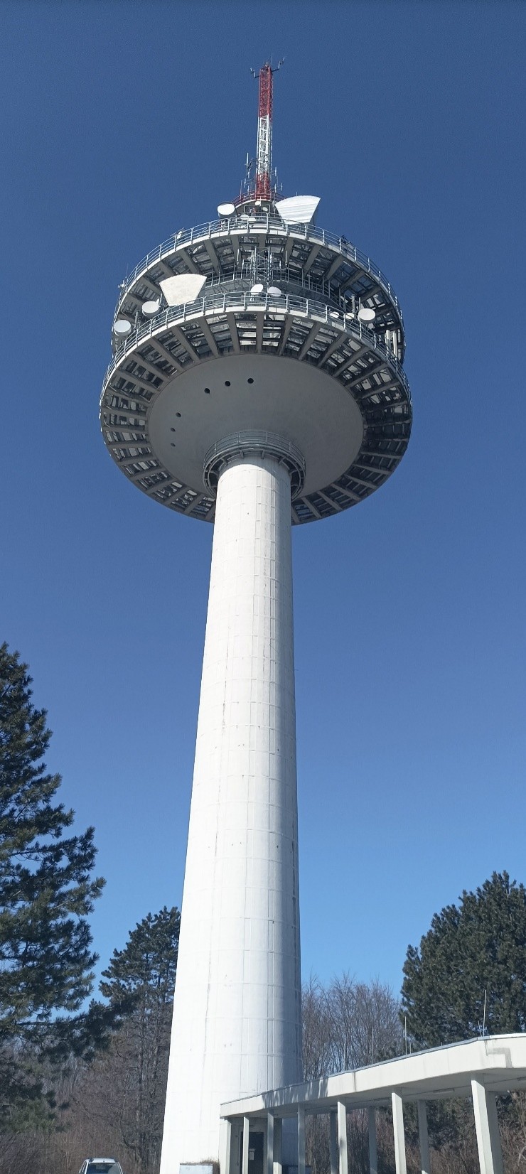 Exelberg background tower